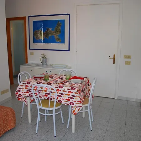 Apartment Gelsomino - Clima, Terrazze E Posti Auto Marina di Campo